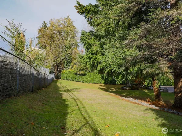 1111 NW Lowell Street, Silverdale, WA 98383