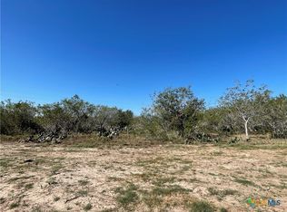 76 Clearview Ln, Gonzales, TX 78629