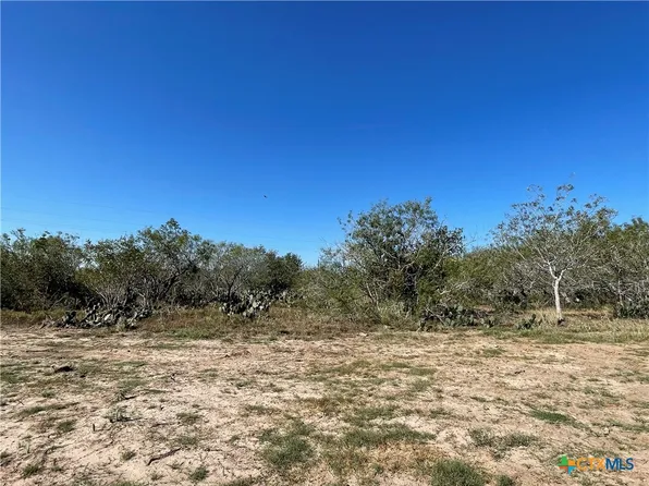 76 Clearview Ln, Gonzales, TX 78629