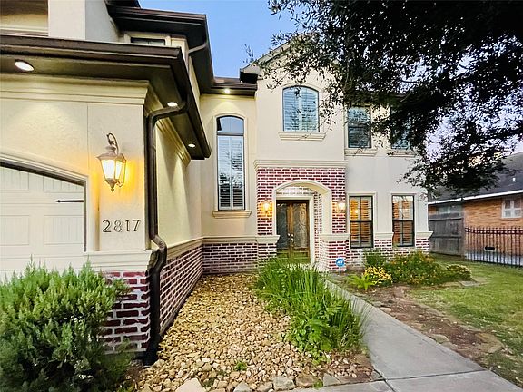 3rd image of 2817 Rosewood St