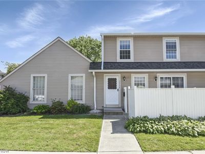 20466 Williamsburg Ct #208B, Middleburg Heights, OH, 44130