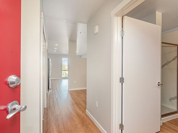 5th image of 1085 103rd Ave NE APT 425