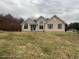 86 Northpark Dr E, East Stroudsburg, PA 18302