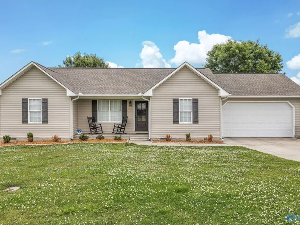 43 Devon Cir, Albertville, AL 35951