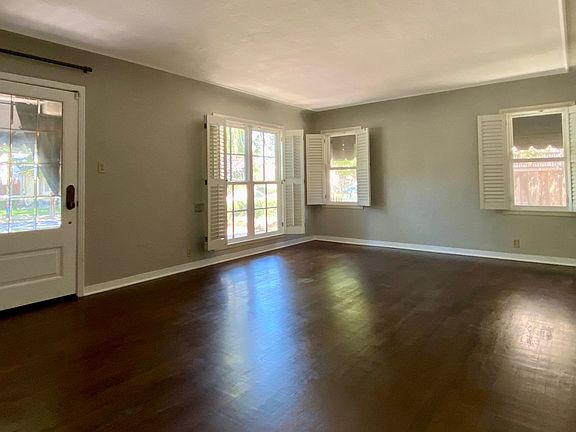 2nd image of 1678 Willowhurst Ave
