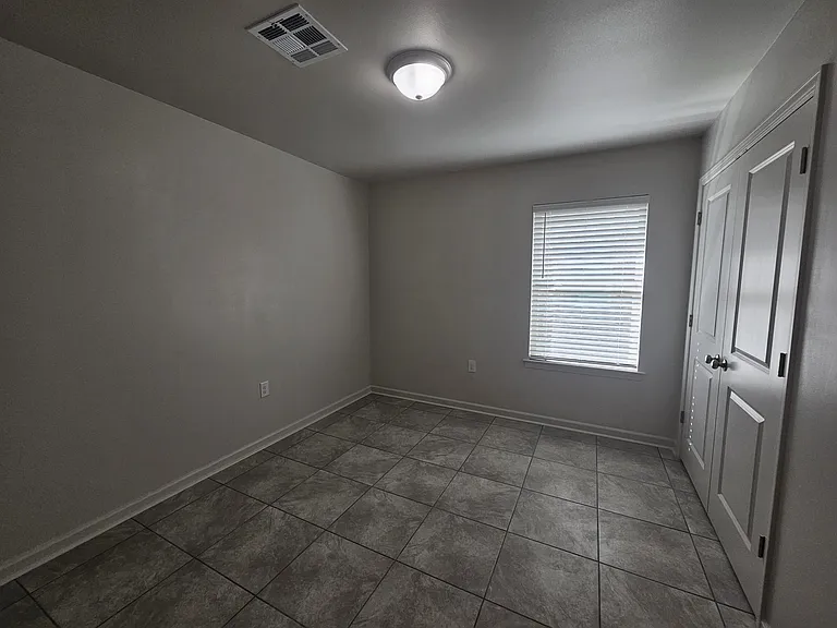 1675 Acadian Dr — Photo 8