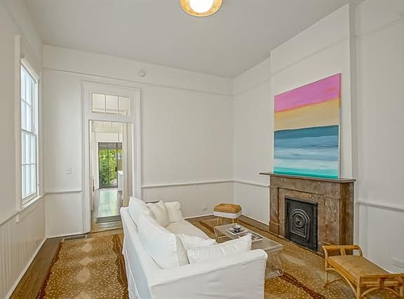 5th image of 1547 Calhoun St