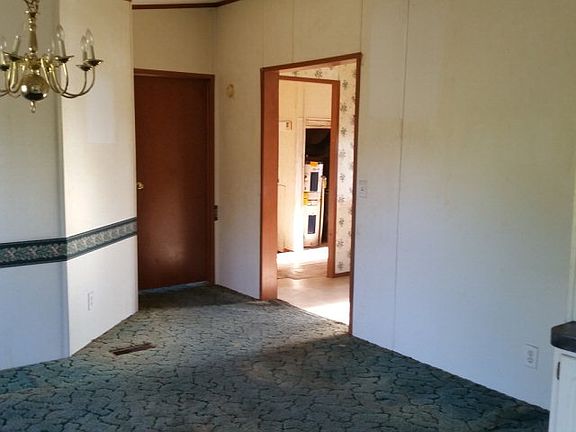 4th image of 144 Upshur Dr