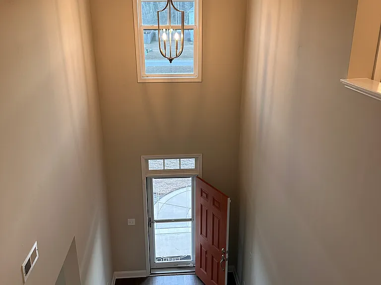 325 Gadson Dr — Photo 3