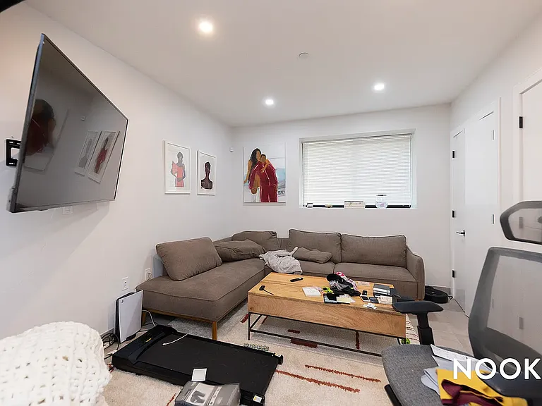 978 Kent Ave #1E — Photo 11