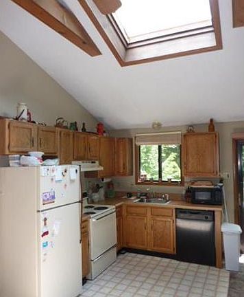 2nd image of 109 Daisy Ln