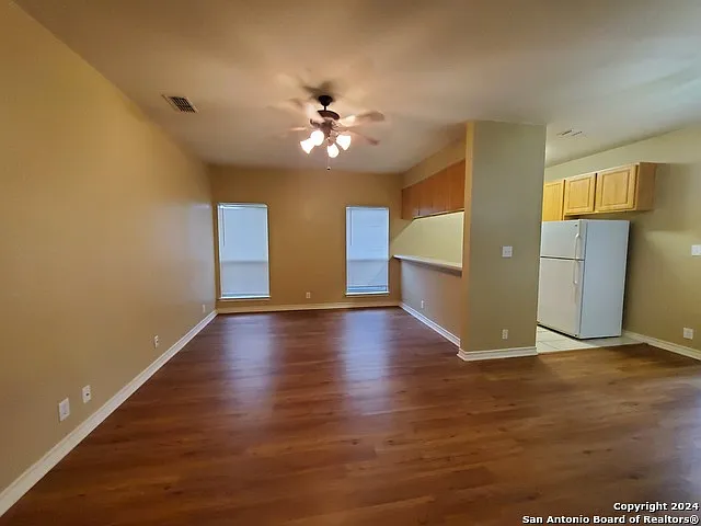 926 Misty Acres Dr — Photo 7