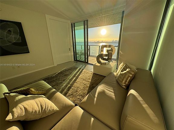2nd image of 650 NE 32nd St Unit 2601