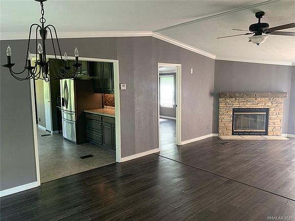 2nd image of 1304 Hollow Oaks Ln