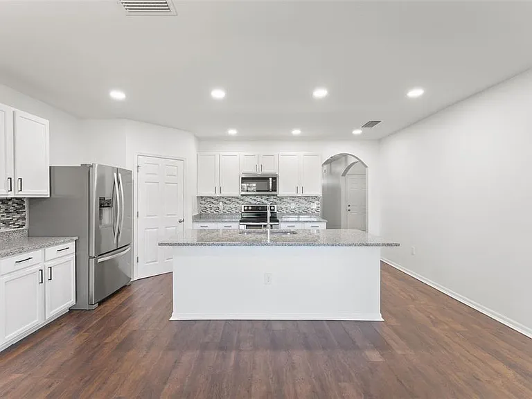 3945 River Bank Way — Photo 2