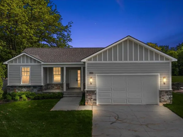 7268 Elizabeth Lake Rd, Waterford, MI 48327