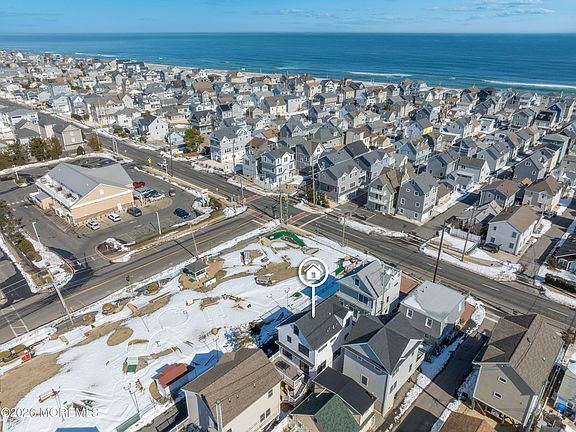 2nd image of 155 W Atlantic Way