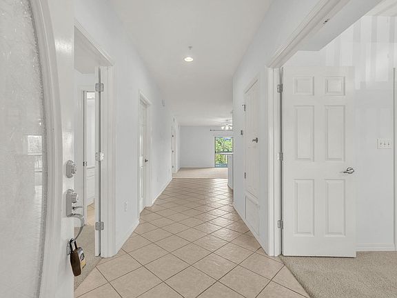 4th image of 407 Westlake Ct