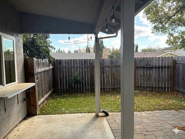 4901 Autumntree Ct — Photo 16