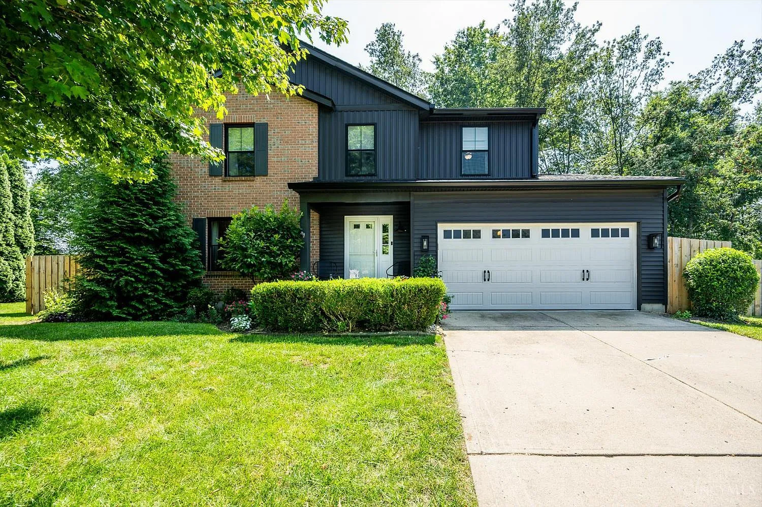 8055 Kings Ct photo 1