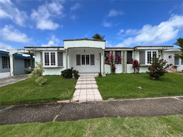 C 15 Calle Ceiba, Dorado, PR 00646