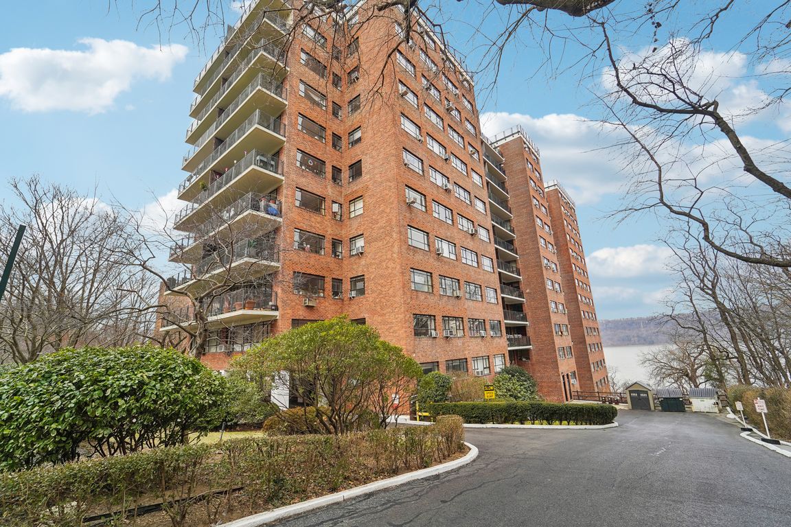 Palisade Ave-004.jpg