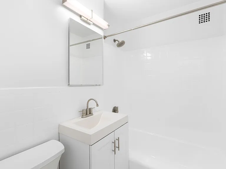 320 E 23rd St #3K — Photo 7