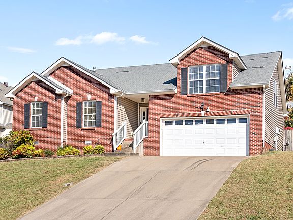 3rd image of 1536 Cedar Springs Cir