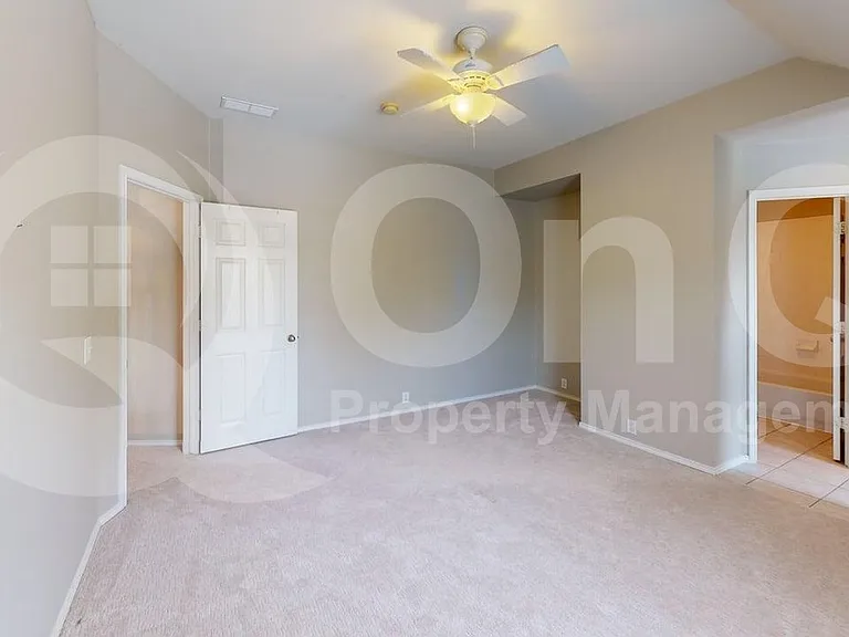 11281 Balcones Dr — Photo 13