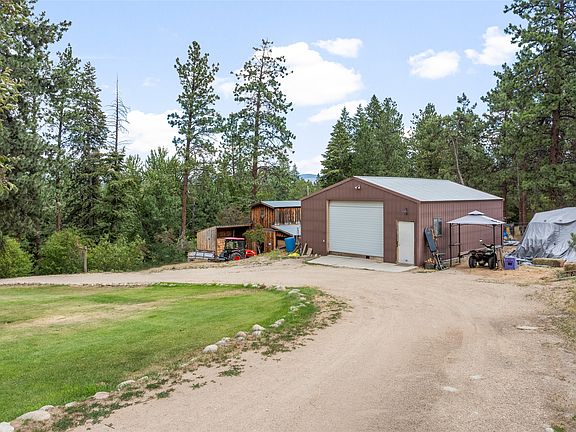 3rd image of 460 Moose Hollow Rd