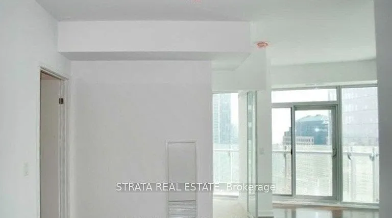 14 York St #902 — Photo 15