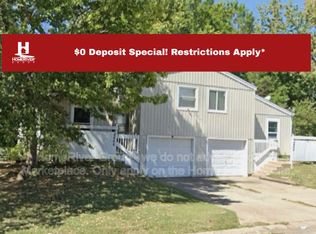 8466 Lane Dr, Kansas City, MO 64138