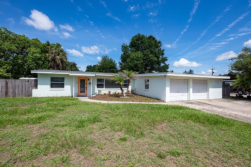 3 bed, 2.0 bath, 1870 sqft, $3,300 — Photo 3