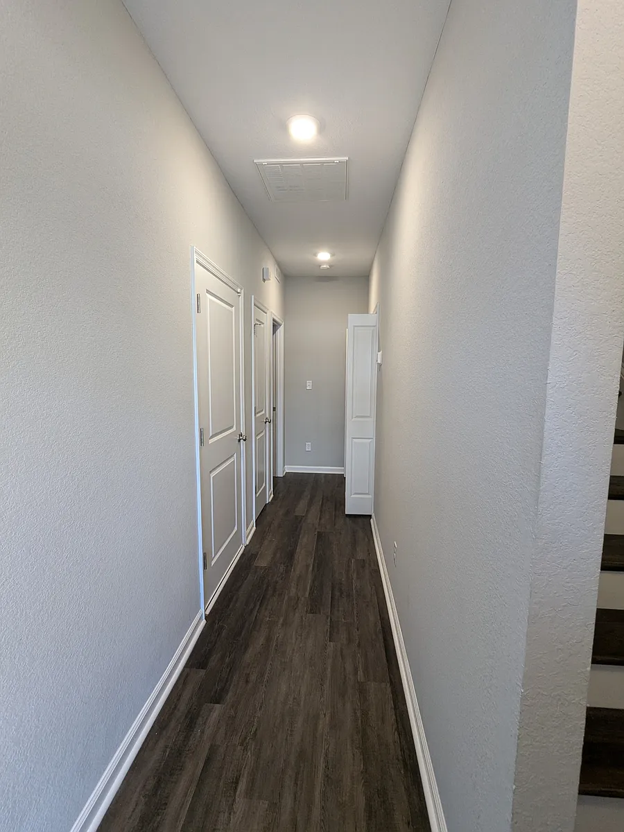 Entry Way - 1st level - 126 Mizzen Quarter Loop