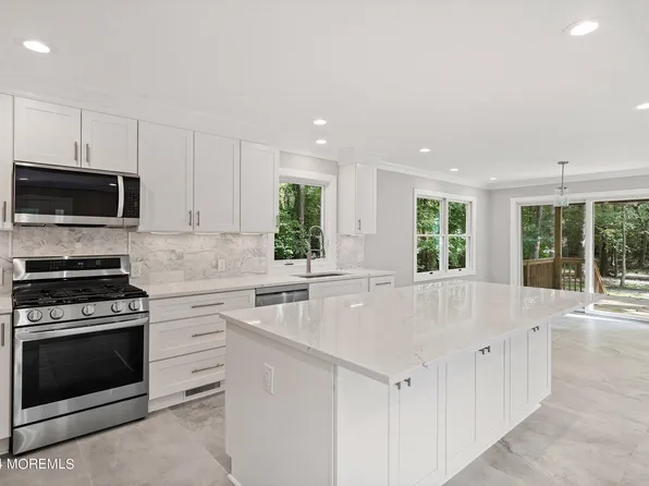 33 Cedar Street, Manahawkin, NJ 08050
