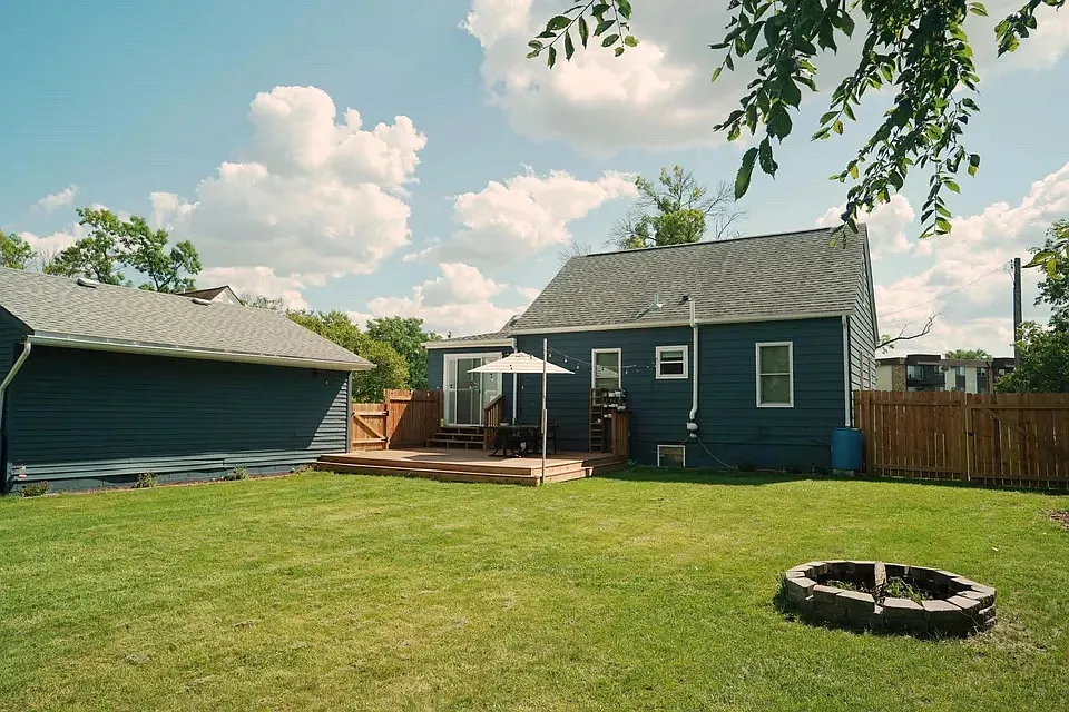 4 bed, 2217 sqft, $2,850 — Photo 3