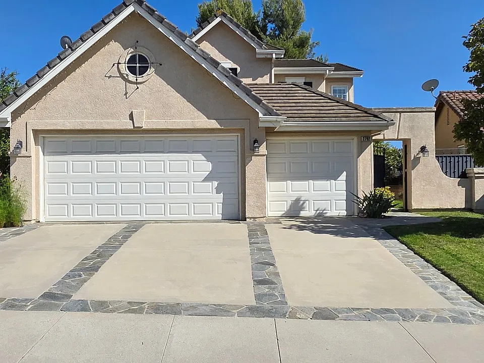 2792 Sandhurst Ave