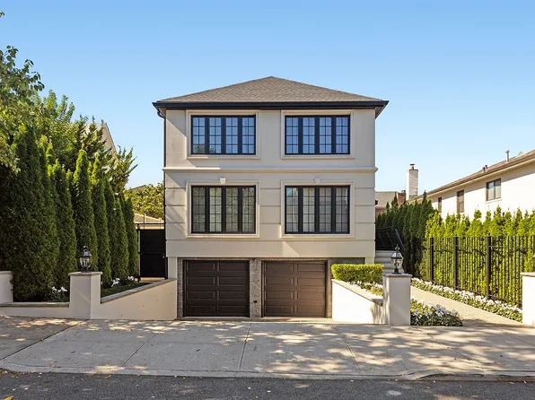 8008 Harbor View Ter, Brooklyn, NY 11209