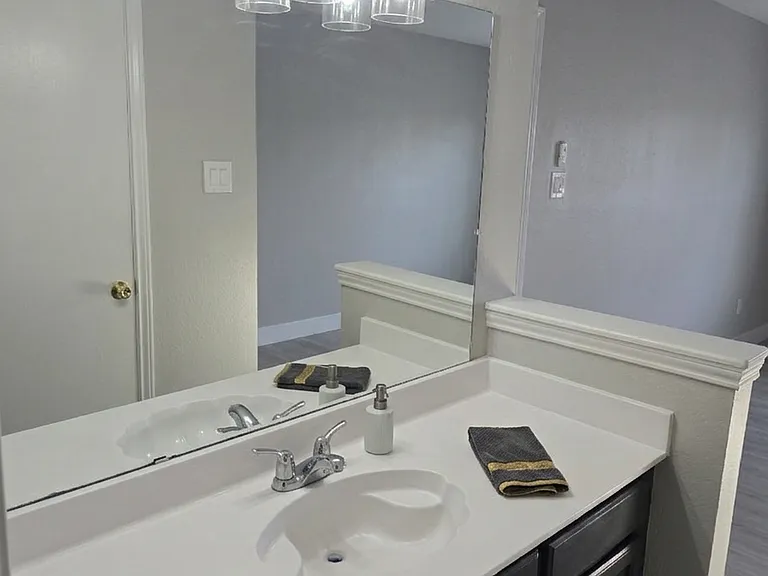 6848 S Creek Dr — Photo 8