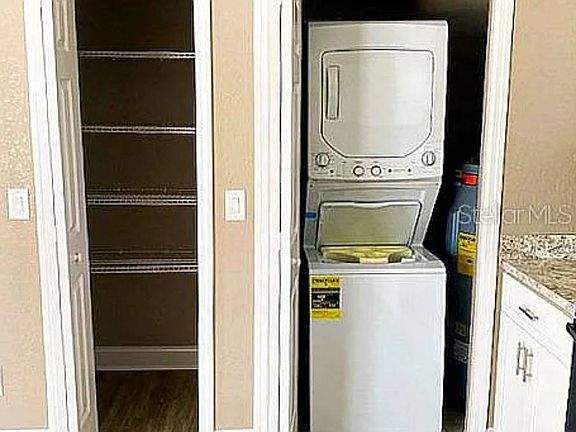 4th image of 650 E Grapefruit Ave