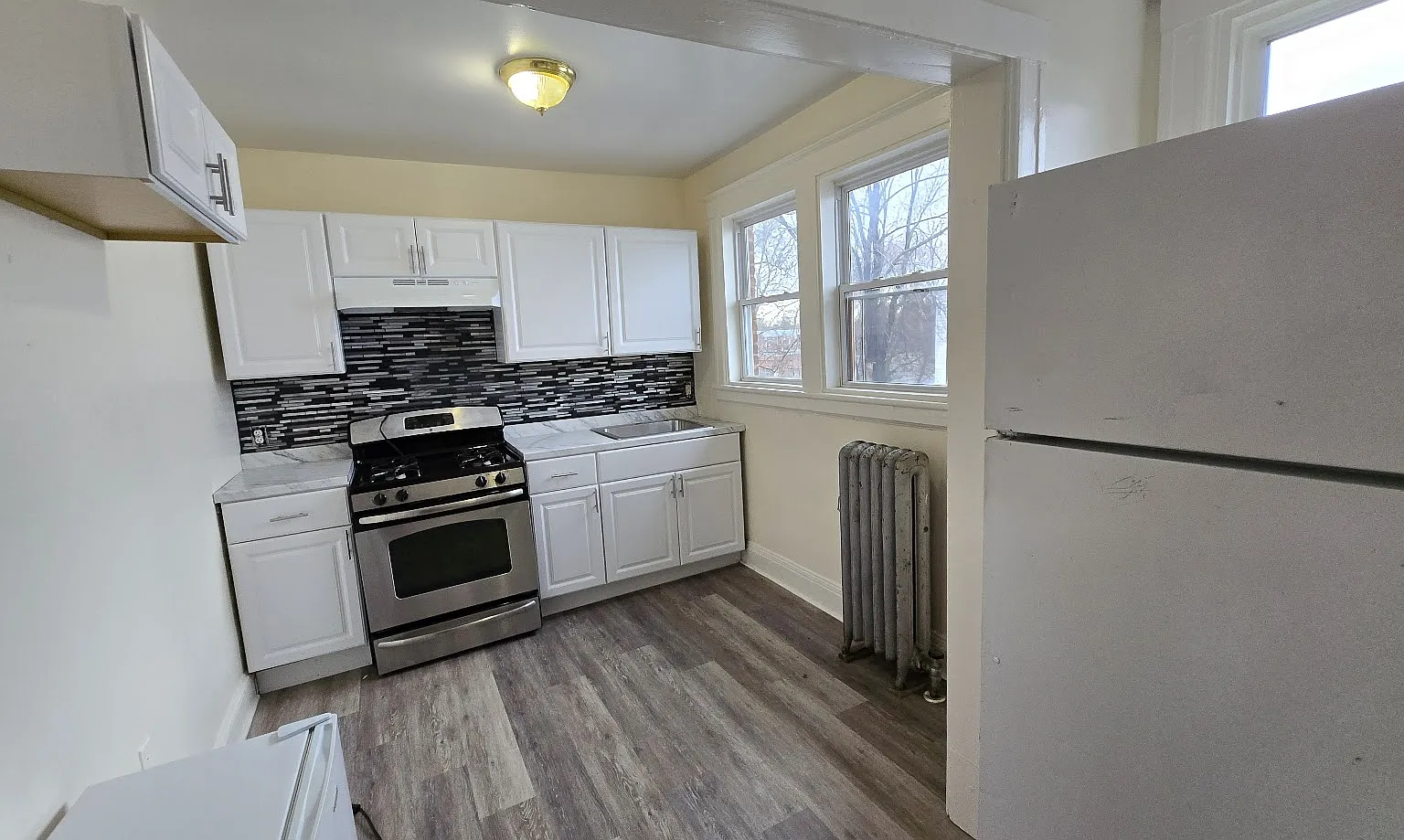 2 bed, 1000 sqft, $1,595 — Photo 2