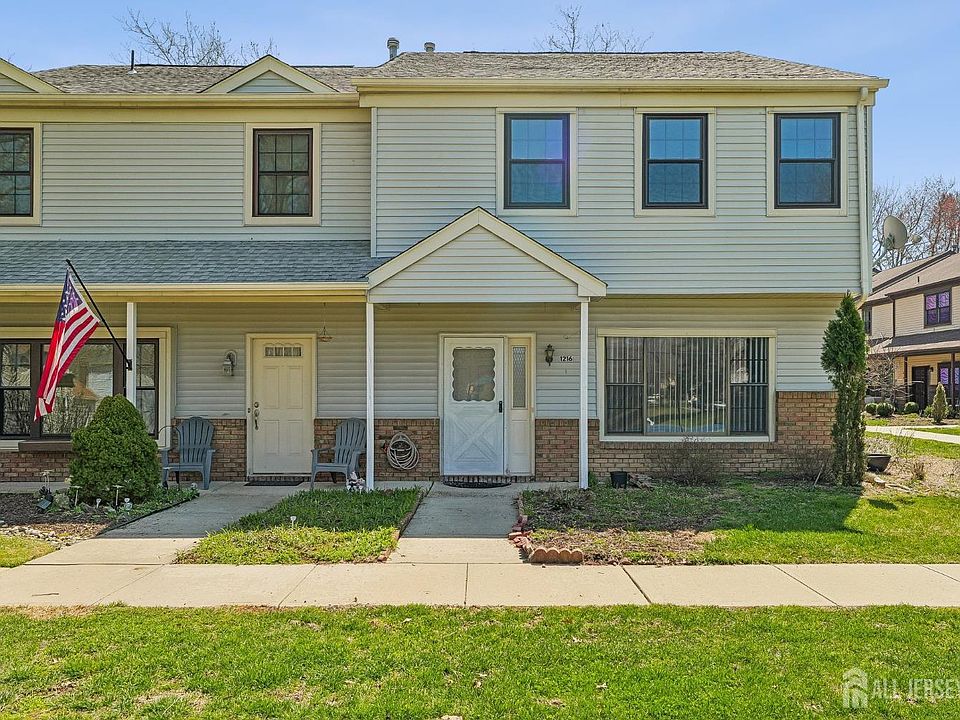 1st image of 1216 Thomas Ave