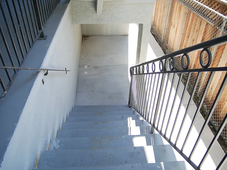 1109 Parker St #4 — Photo 23