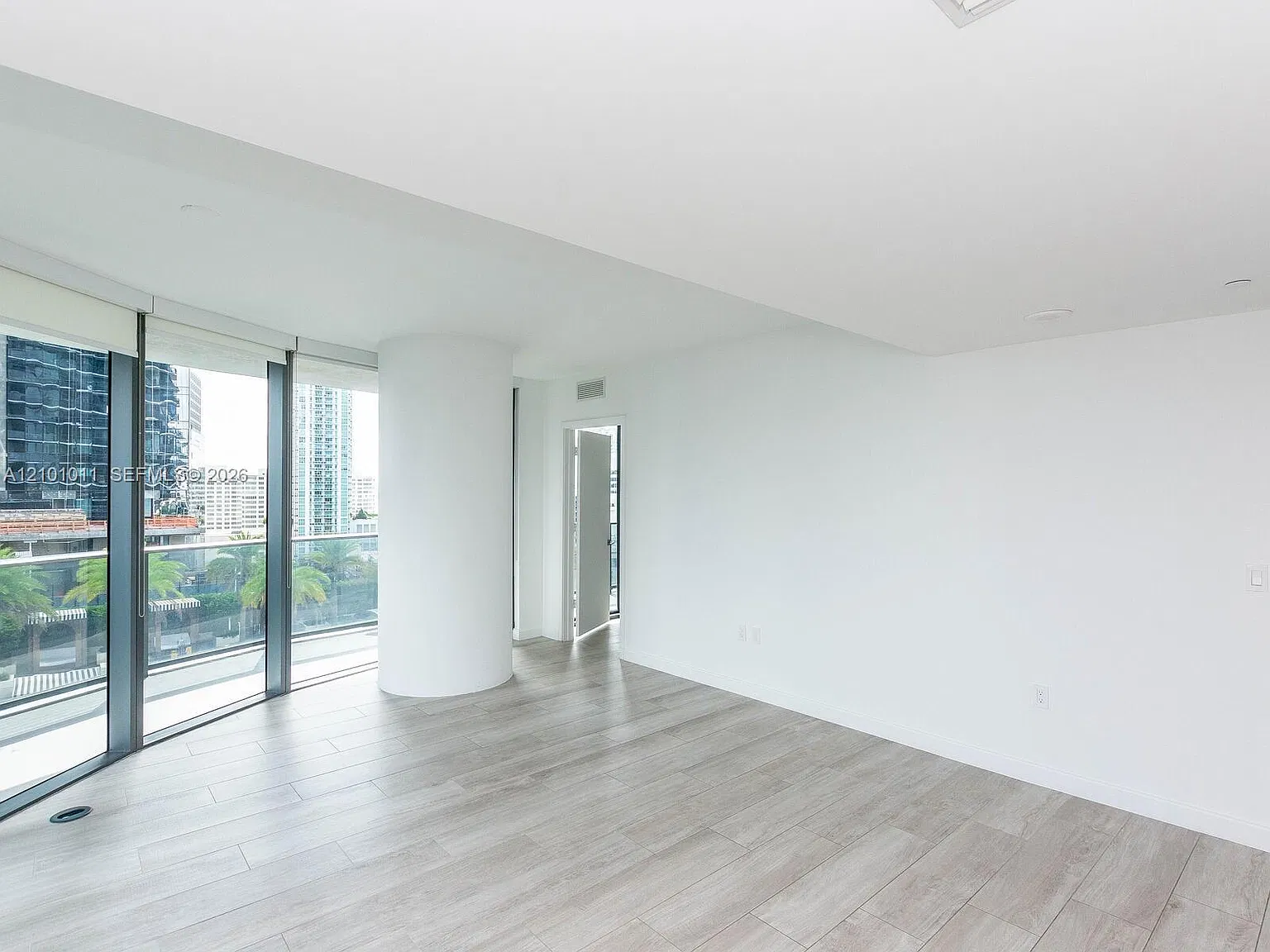Brickell Heights East Con — Photo 4