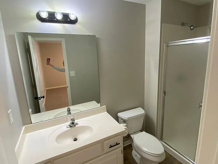 220 SW Chartwell Cir #220 — Photo 15