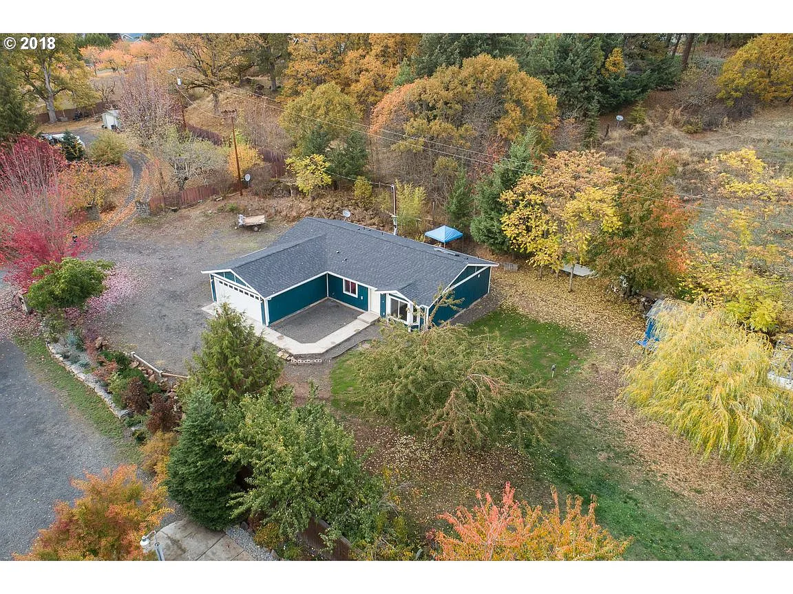 751 Ivan Dr photo 1