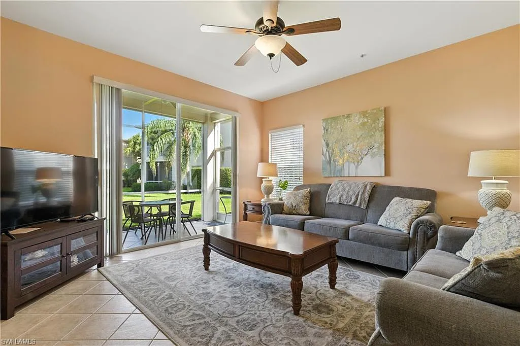 3 bed, 2.0 bath, 1381 sqft, $5,500 — Photo 1