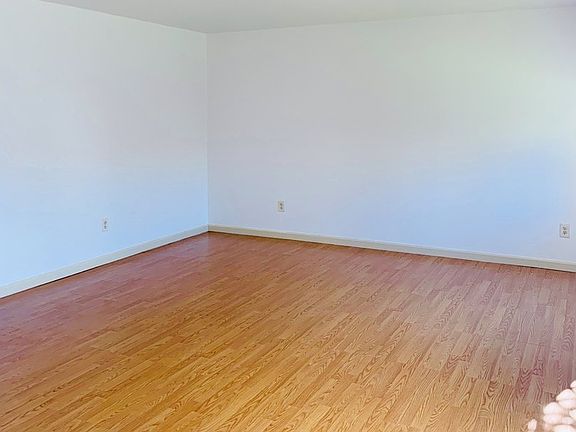 4th image of 26233 Pennsylvania Ave NE #12