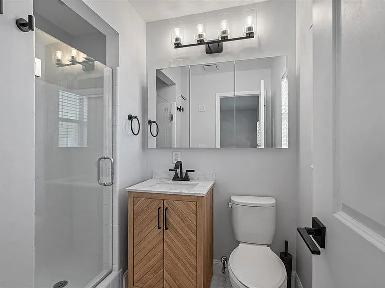 5104 W Cleveland St — Photo 34