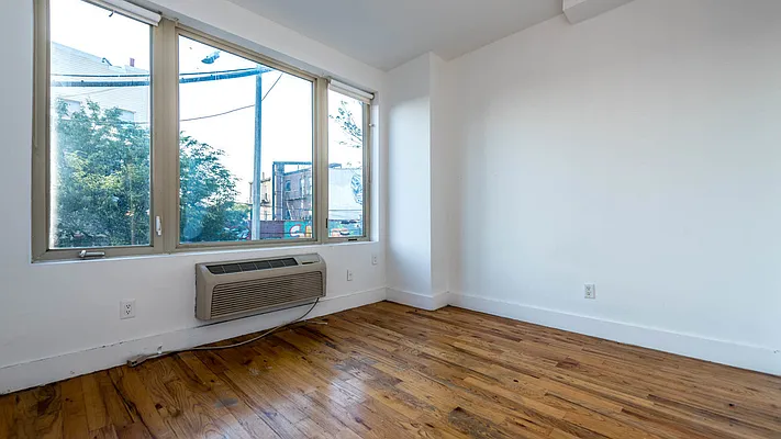 Rented by Evergreen Realty & Investments | media 29